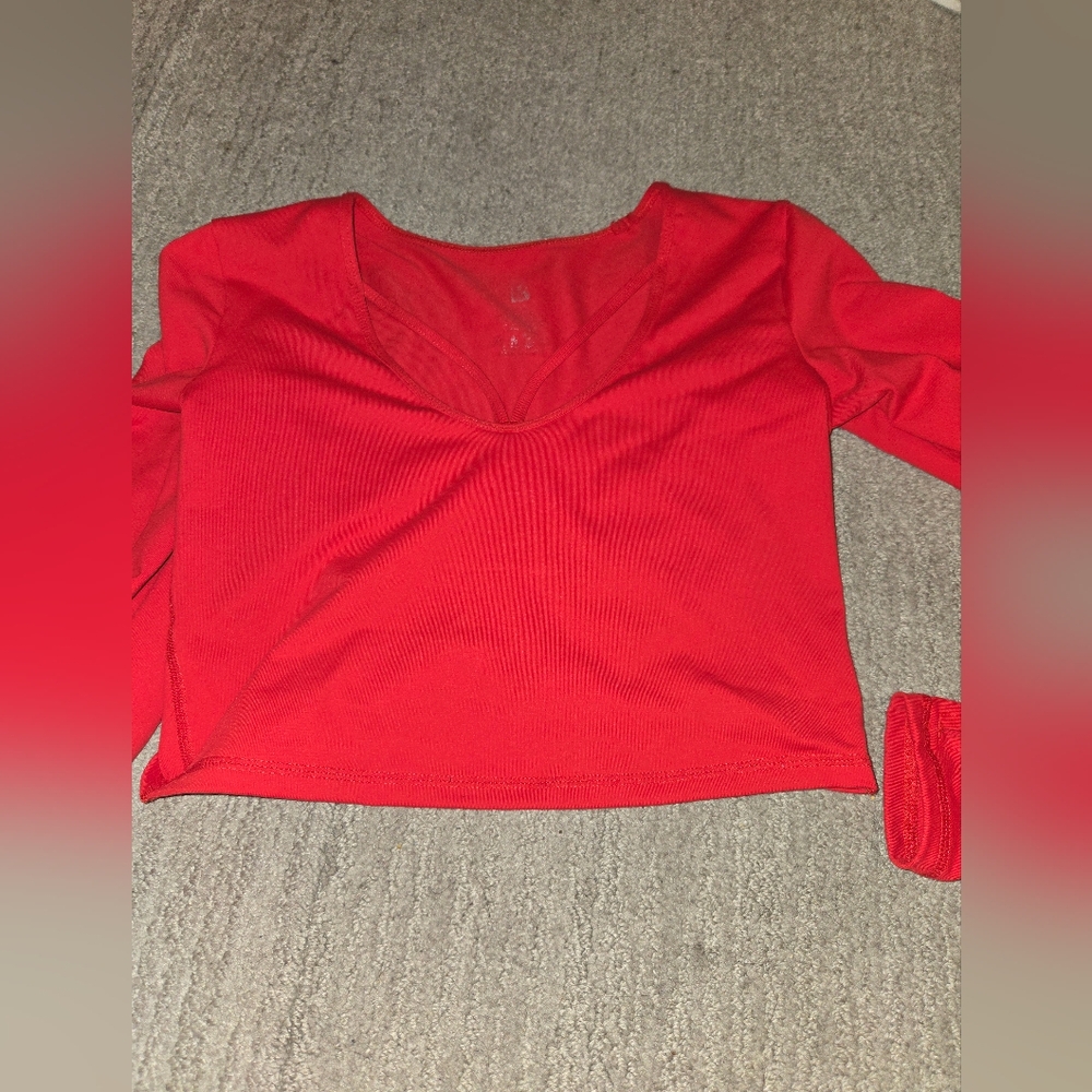 2 Buffbunny long sleeve crop - Picture 5 of 5